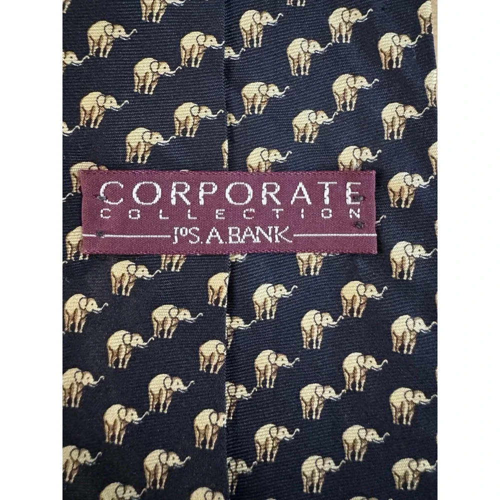 Jos A Bank Corporate Tie Handmade 100% Silk Made USA Elephant‎ Raised Trunk Navy